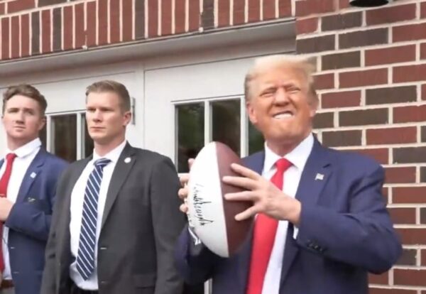 trump-tossing-balls-footballs-600x414.jpg